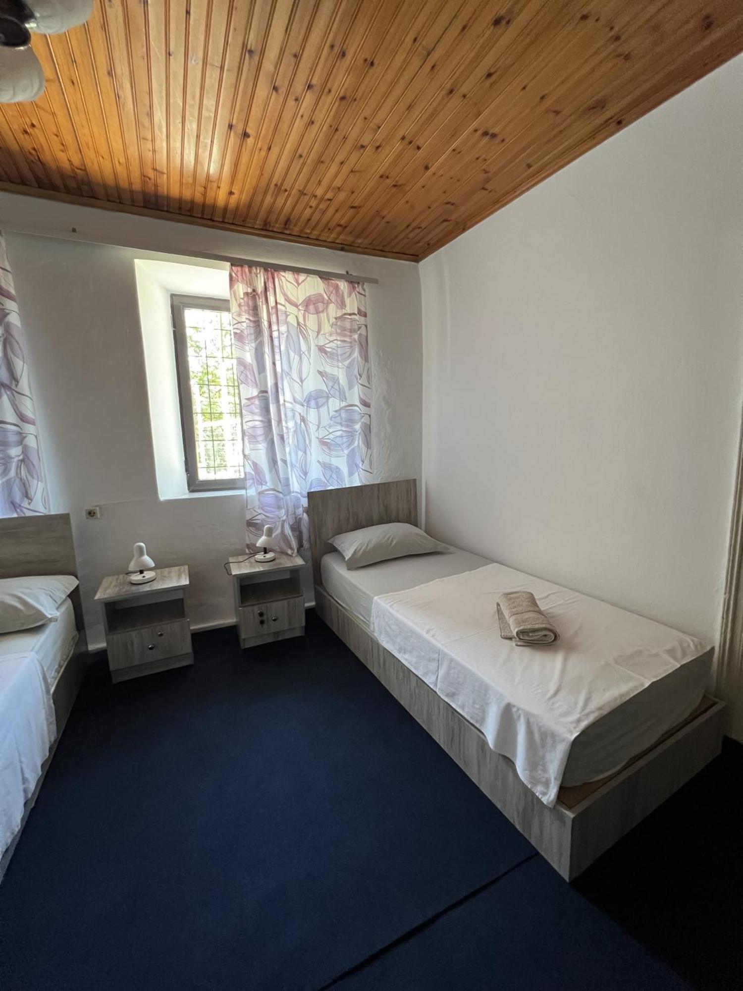 Onetwosleep Guesthouse شكودر المظهر الخارجي الصورة
